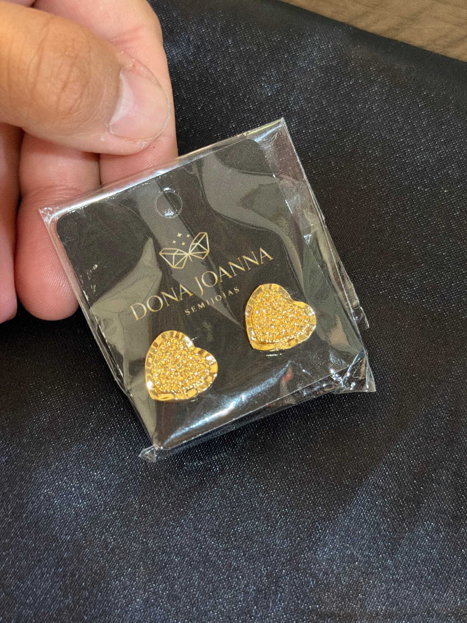 Brinco coração dourado