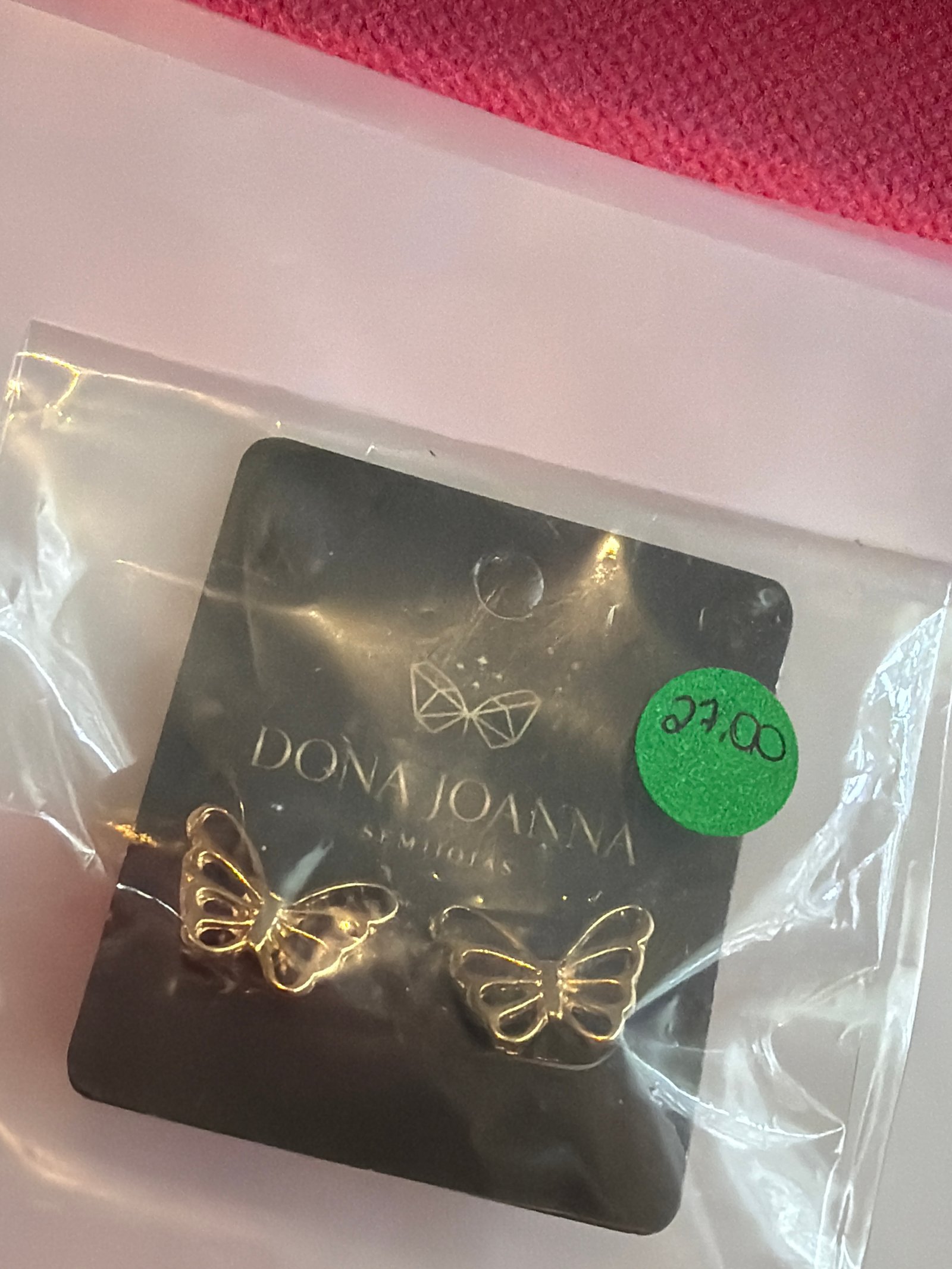 Colar borboleta vazada