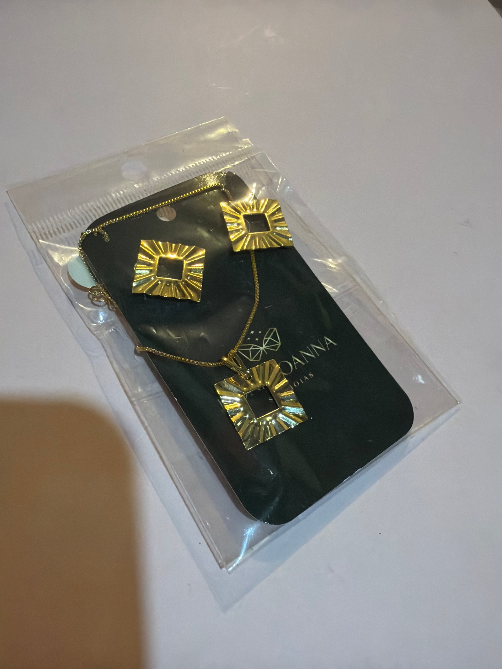 Conjunto latão