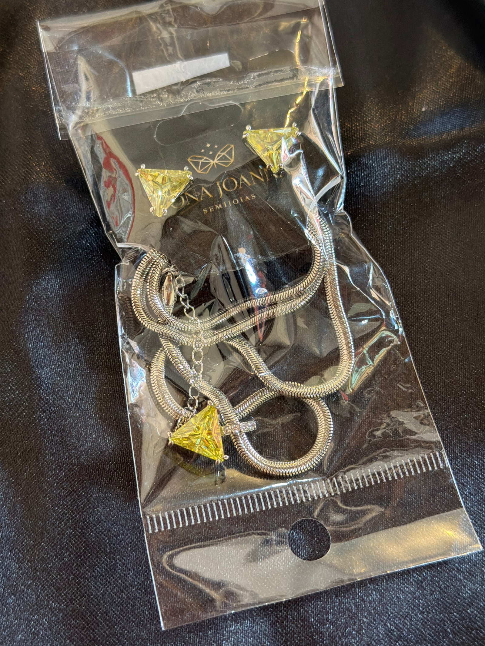 Conjunto luxo triângulo amarelo